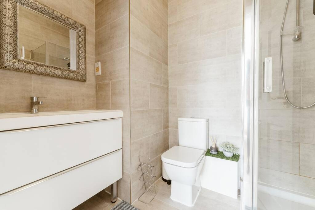 Spacious Ensuite Room Near Top Tourist Attractions London Kültér fotó